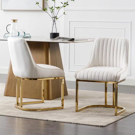 Paire de chaises modernes blanches avec assise confortable, ideales pour cuisine, bureau ou espace repas