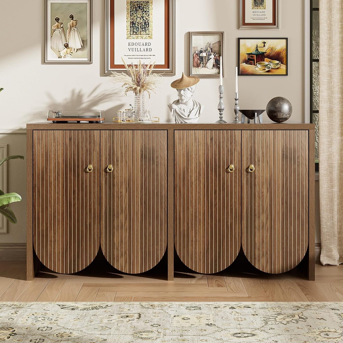 Buffet bois fonce 147 x 40 x 80 cm avec quatre portes, tablettes ajustables et poignees aluminium, meuble polyvalent